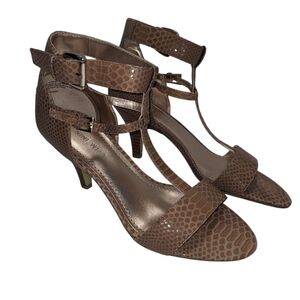 Nine West Tan Leather Textured Heels In Great Condition Size 6 Flaw